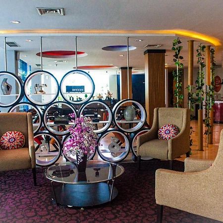 News Hotel Waru Sidoarjo Ngoại thất bức ảnh