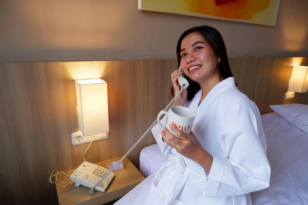News Hotel Waru Sidoarjo Ngoại thất bức ảnh