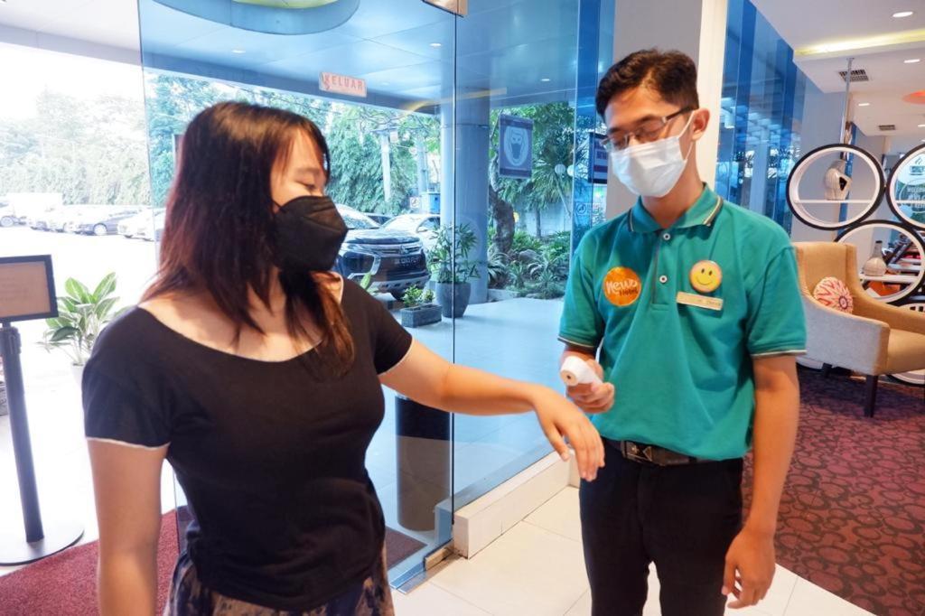 News Hotel Waru Sidoarjo Ngoại thất bức ảnh