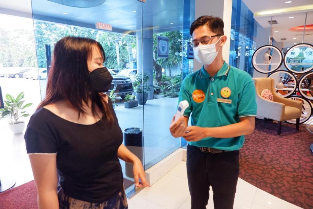 News Hotel Waru Sidoarjo Ngoại thất bức ảnh