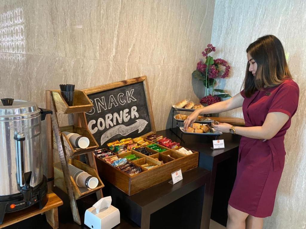 News Hotel Waru Sidoarjo Ngoại thất bức ảnh