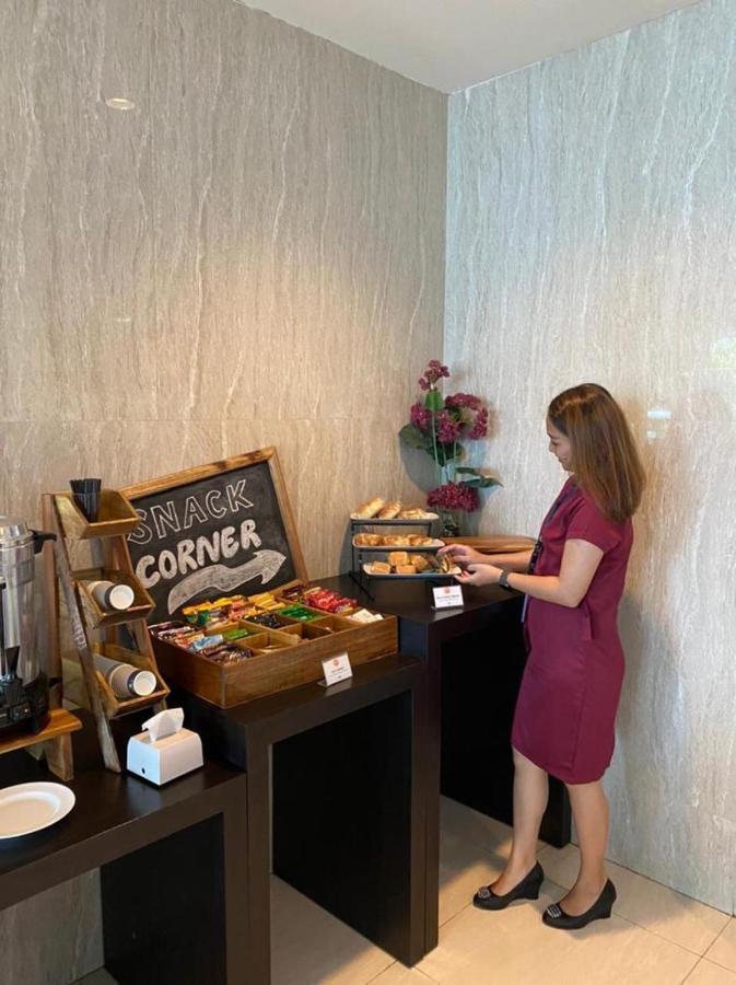 News Hotel Waru Sidoarjo Ngoại thất bức ảnh