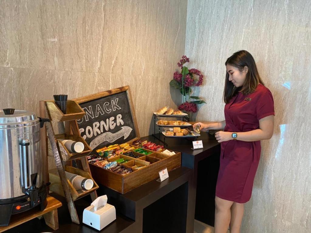 News Hotel Waru Sidoarjo Ngoại thất bức ảnh