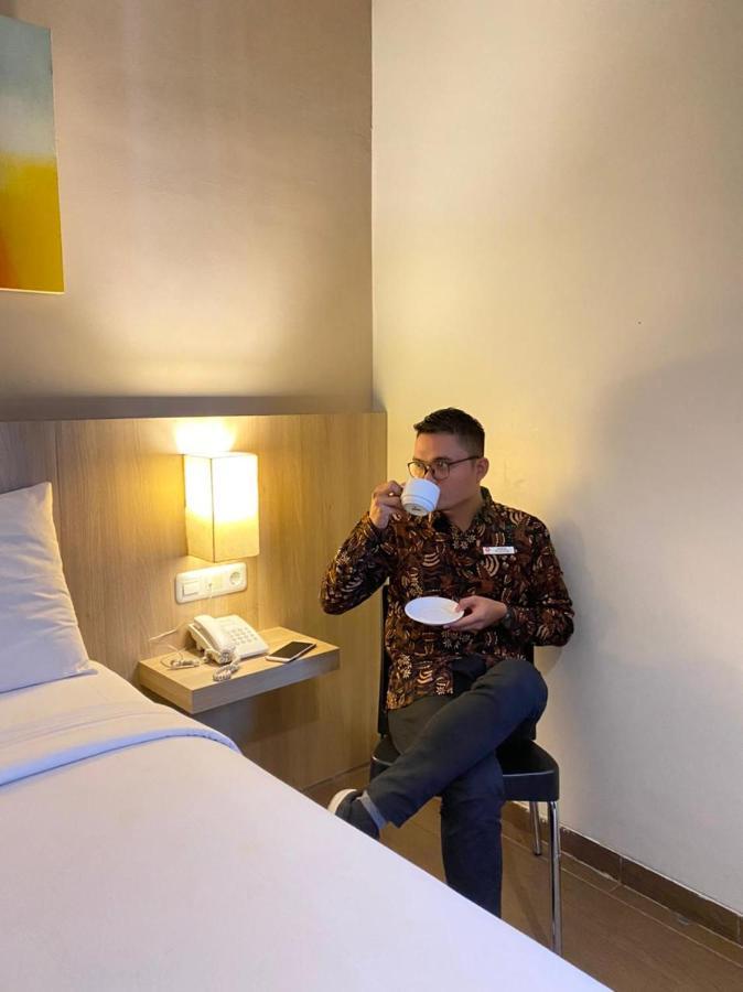News Hotel Waru Sidoarjo Ngoại thất bức ảnh